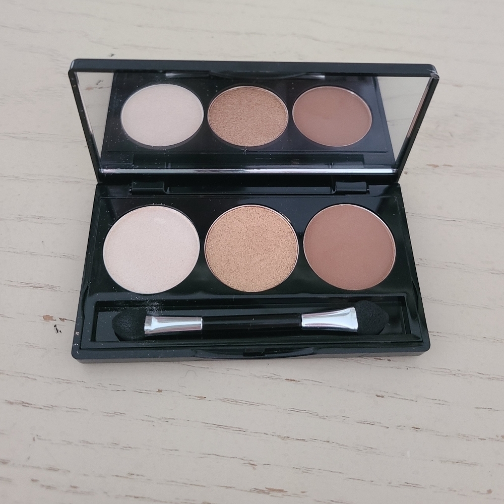 Eyeshadow Bundle - Picture 3 of 7